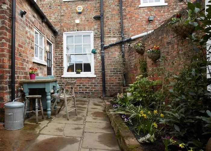 27 George Street * York